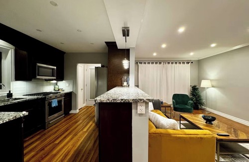 Lawrence Heights Villa | Serene Stay