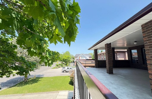 Lawrence Heights Villa | Serene Stay