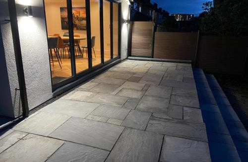 Coulsdon West House | Serene Stays