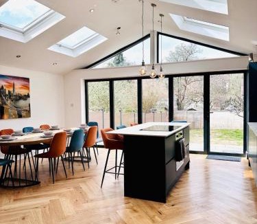 Coulsdon West House | Serene Stays