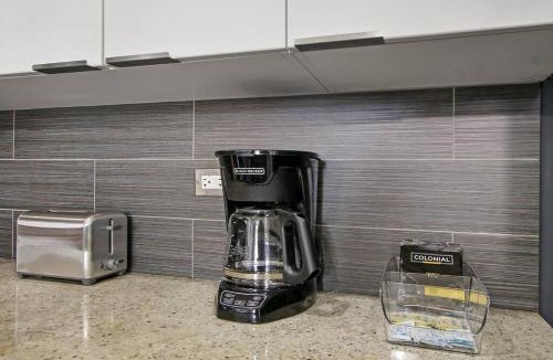 East Hyde Park Apartment | Serene Studio Apartment in Hyde Park - Del Prado 706