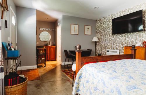 Harbert Apartment | Serene Studio Country Apartment in Sawyer MI Near Lake MI and Downtown