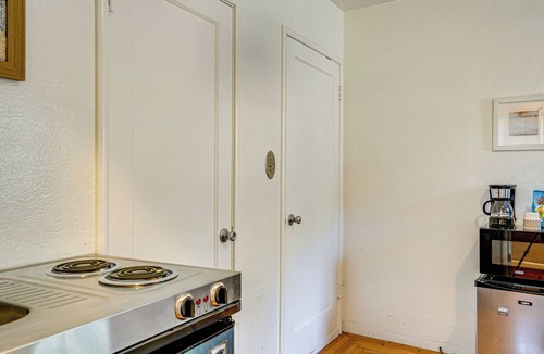 Castro Valley Apartment | Serene Studio in SF Suburbs: Quiet + Cat Friendly!