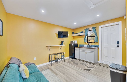 Milton Apartment | Serene Studio Near Downtown Milton & Water!