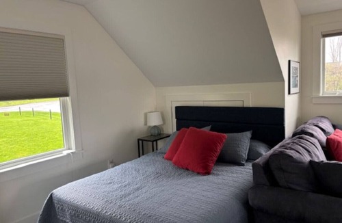 Skaneateles House | Serene Studio-Skaneateles Lake Front