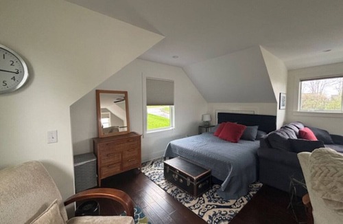 Skaneateles House | Serene Studio-Skaneateles Lake Front