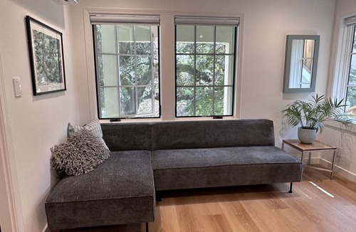 Glenview Apartment | Serene Studio with Modern Comforts