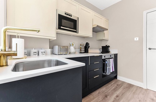 Tottenham House | Serene, Stylish, Spacious Brand New