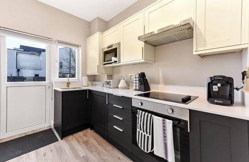 Tottenham House | Serene, Stylish, Spacious Brand New