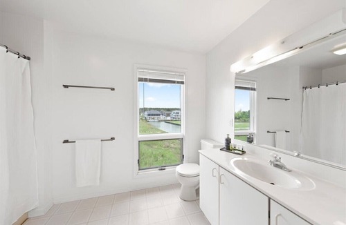 West Ocean City House | Serene Sunrise & Shimmering Skyline. 5 Star Hosts