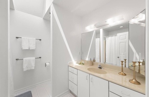 West Ocean City House | Serene Sunrise & Shimmering Skyline. 5 Star Hosts