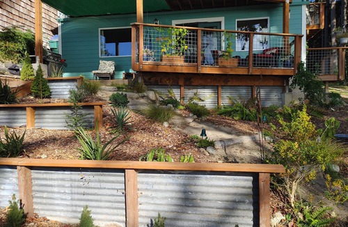 Adelma Beach Apartment | Serene Sunset Suite on Historic Discovery Bay