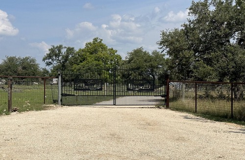 Williamson County House | Serene Texas Ranch Escape Animals, Oaks & Sunset Views
