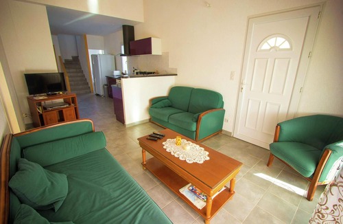 Les Amarats House | Serene Villa Stay near Narbonne