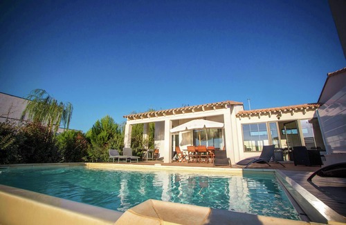 Les Amarats House | Serene Villa Stay near Narbonne