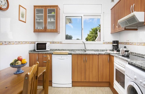 Lloret Blau Villa | Serene Villa with Pool and Outdoor Dining
