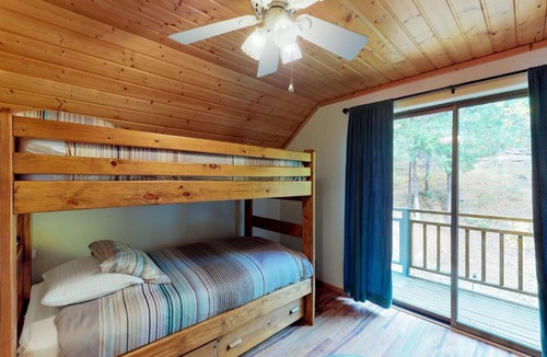 Leavenworth House | Serene Vista Point