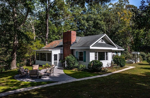 Reedville House | Serene waterfront getaway, fire pit, patio w/grill, nature, dog friendly