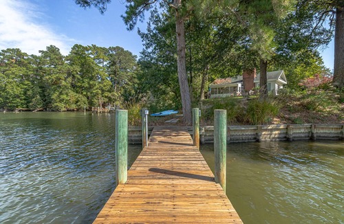 Reedville House | Serene waterfront getaway, fire pit, patio w/grill, nature, dog friendly