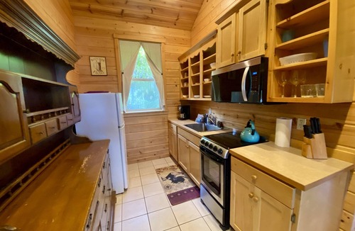 Eastsound Cabin | Serene Waterview Cabin at Laughing Moon Farm