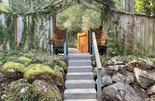 Eastsound Cabin | Serene Waterview Cabin at Laughing Moon Farm