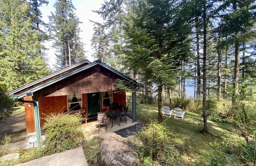 Eastsound Cabin | Serene Waterview Cabin at Laughing Moon Farm
