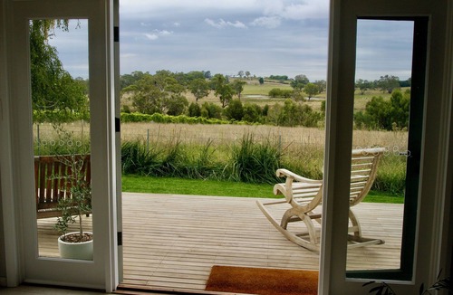 Nashdale Villa | Serene winery escape | Orange