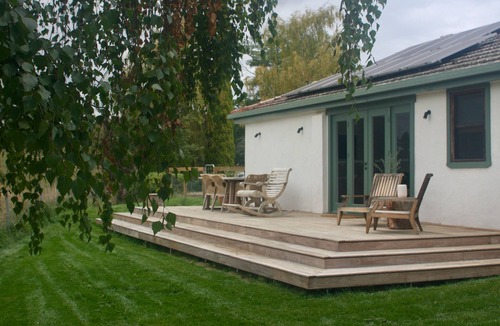 Nashdale Villa | Serene winery escape | Orange