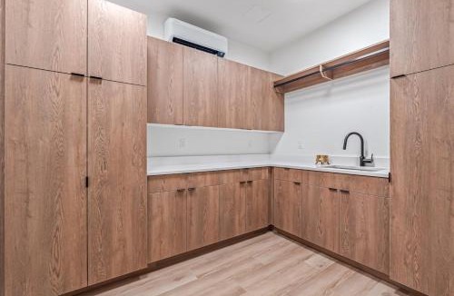 Eagle Apartment | Serengeti Suite in Downtown Eagle