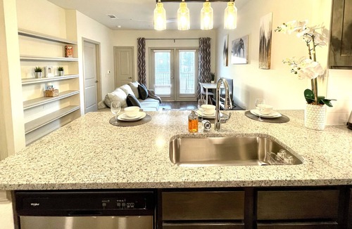 Pleasant Valley Apartment | Serengeti Suite