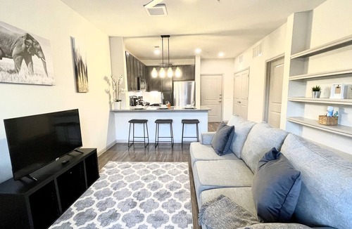 Pleasant Valley Apartment | Serengeti Suite