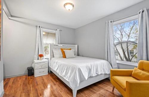 Burbank House | Serenity 3BD Home Free Parking&Wine Oversized Yard
