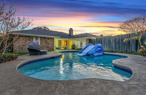 Plano House | ~Serenity 4BR Haven w/Lagoon Pool|Heart of Plano~