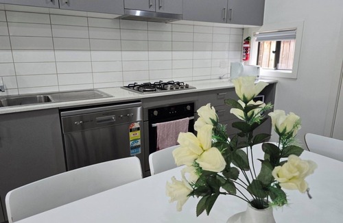 Pakenham House | Serenity 7 - Whole House