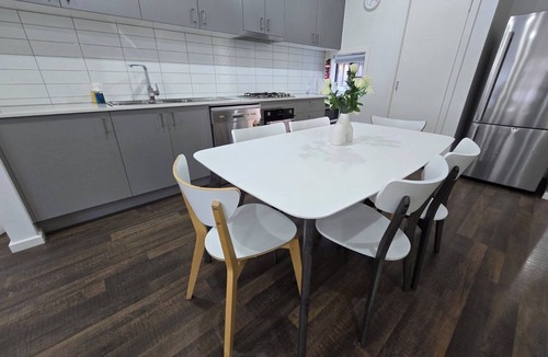 Pakenham House | Serenity 7 - Whole House