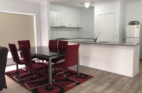 Pakenham House | Serenity 9 - Whole House