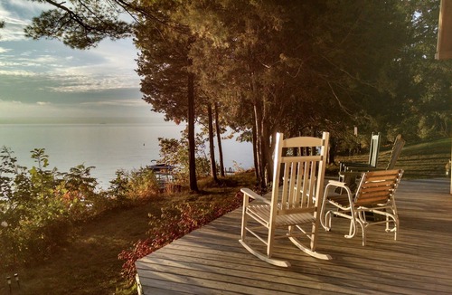 Town of Torrey House | Serenity Aloft House - Seneca Lake House