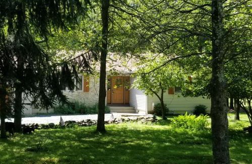 Jim Thorpe House | Serenity and Fun all in one in this Cozy Pocono Cabin