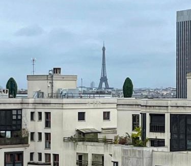 Gambetta Apartment | Serenity Aparthotel, la Défense - Eiffel tower view - 5 min walk to Subway