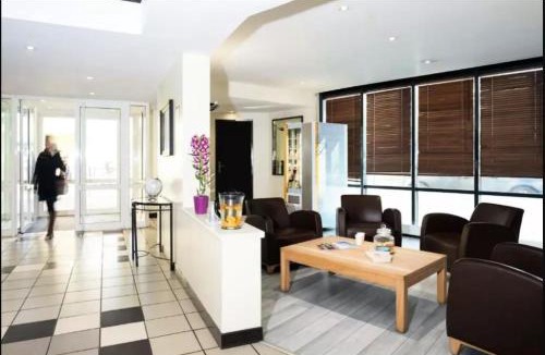 Gambetta Apartment | Serenity Aparthotel, la Défense - Eiffel tower view - 5 min walk to Subway
