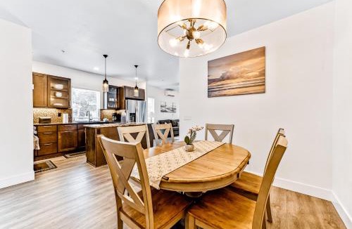 Gold Beach Apartment | Serenity at Deerhaven #A