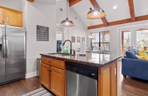 Jonestown Cabin | Serenity At The Wooded Bliss Cabin of Lake Travis