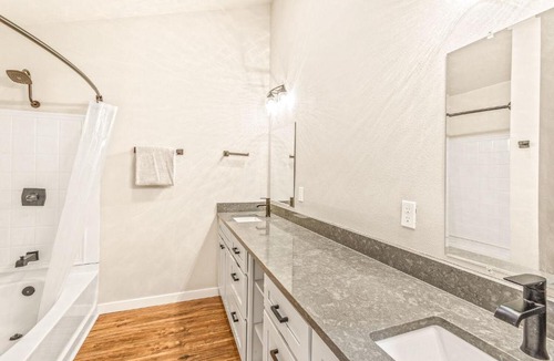 Longbranch House | Serenity Bay Retreat