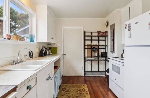 Downtown Cannon Beach Cabin | Serenity - Beachcomber Vacation Homes