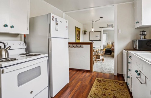 Downtown Cannon Beach Cabin | Serenity - Beachcomber Vacation Homes