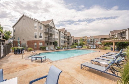 Amarillo Apartment | Serenity by the Pool