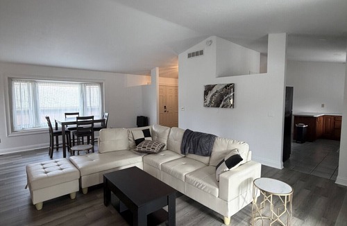 Zanesville House | Serenity by the River