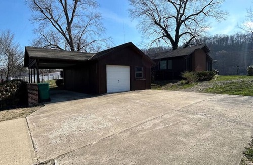 Zanesville House | Serenity by the River