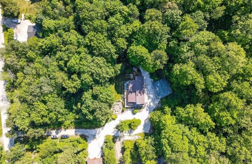 Colpoys Bay Cottage | Serenity & Fun at Mallory: Arcade, Views & More!