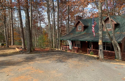 Tarheel Cabin | Serenity Cabin with Fireplace